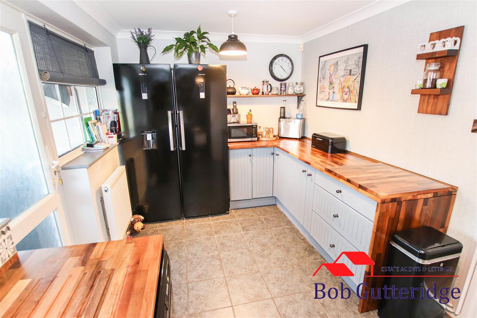 FITTED KITCHEN / DINER